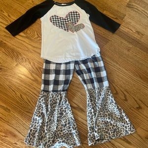 Adorable girls pants & top set bottoms size XL top 2XL, fit my 6 and 7 year-old